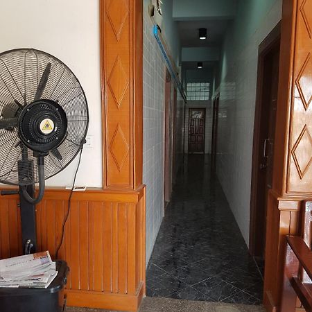 Shwe Eain Si Guest House - Burmese Only Мйеик Екстериор снимка