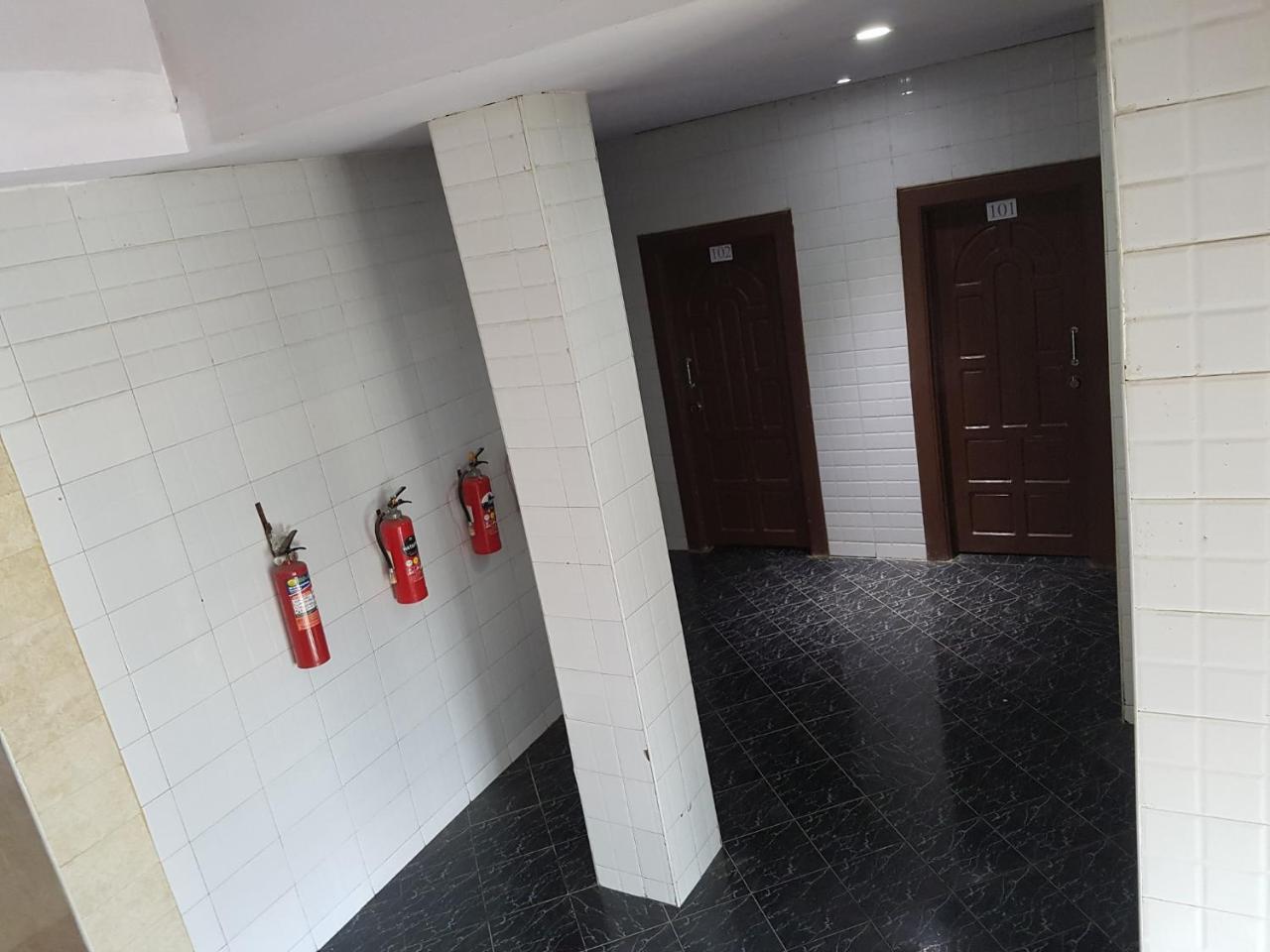 Shwe Eain Si Guest House - Burmese Only Мйеик Екстериор снимка