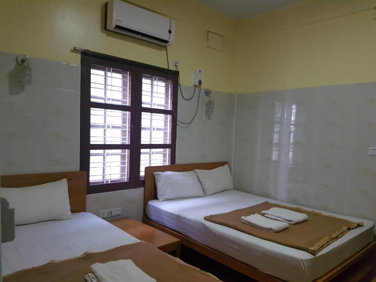 Shwe Eain Si Guest House - Burmese Only Мйеик Екстериор снимка